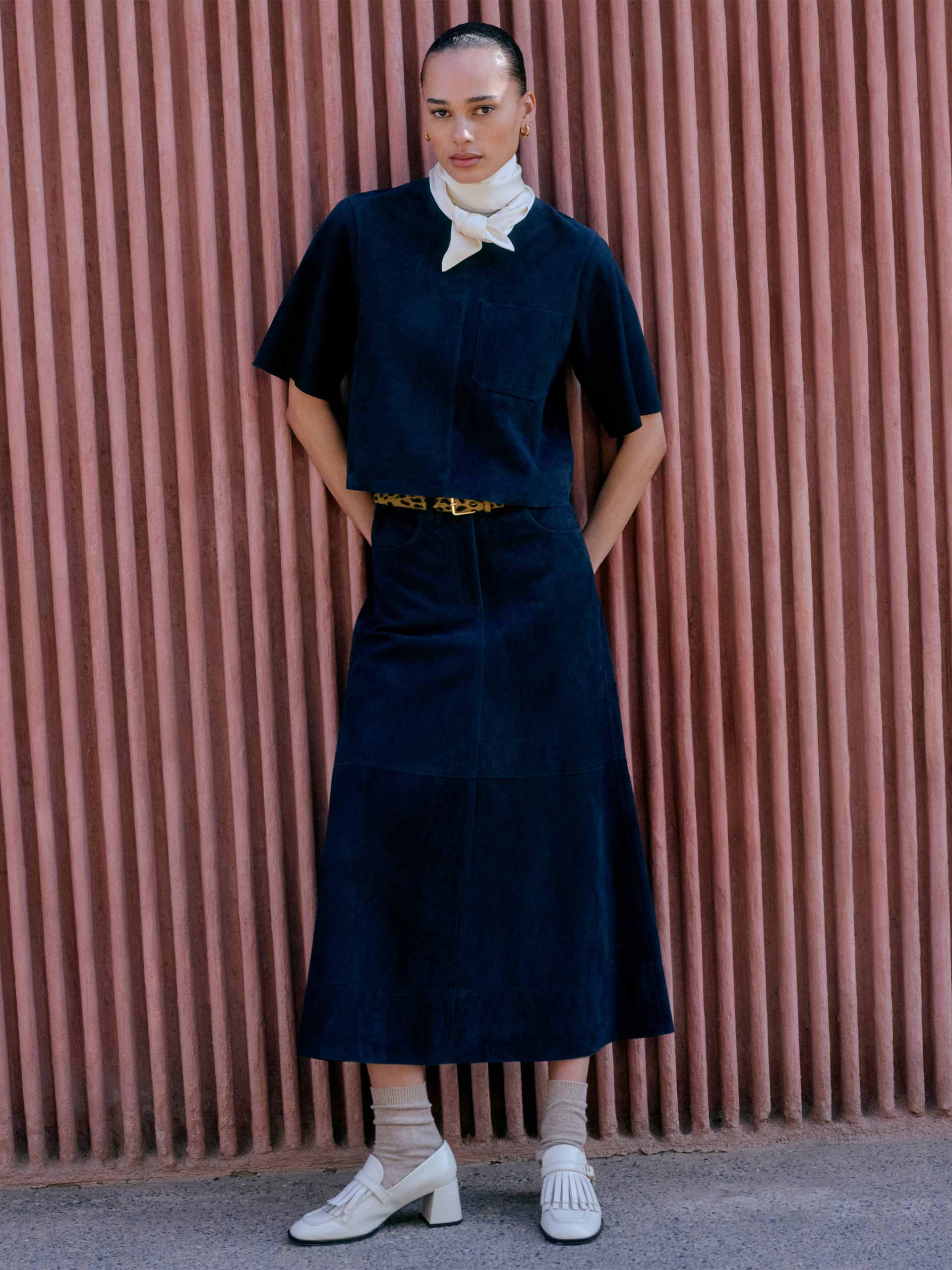 me-em-holding-campaign-4