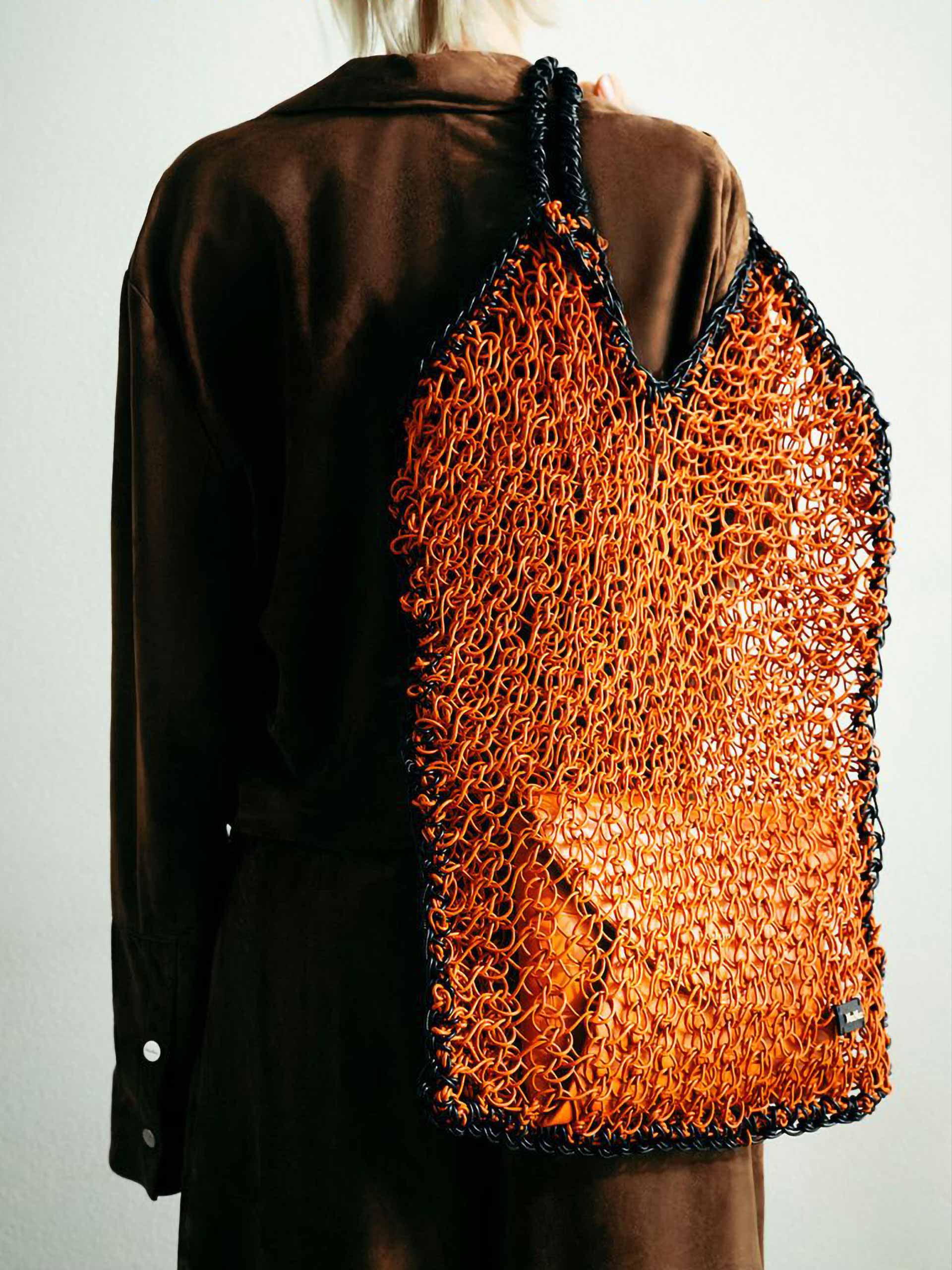 craftisan-holding-max-mara