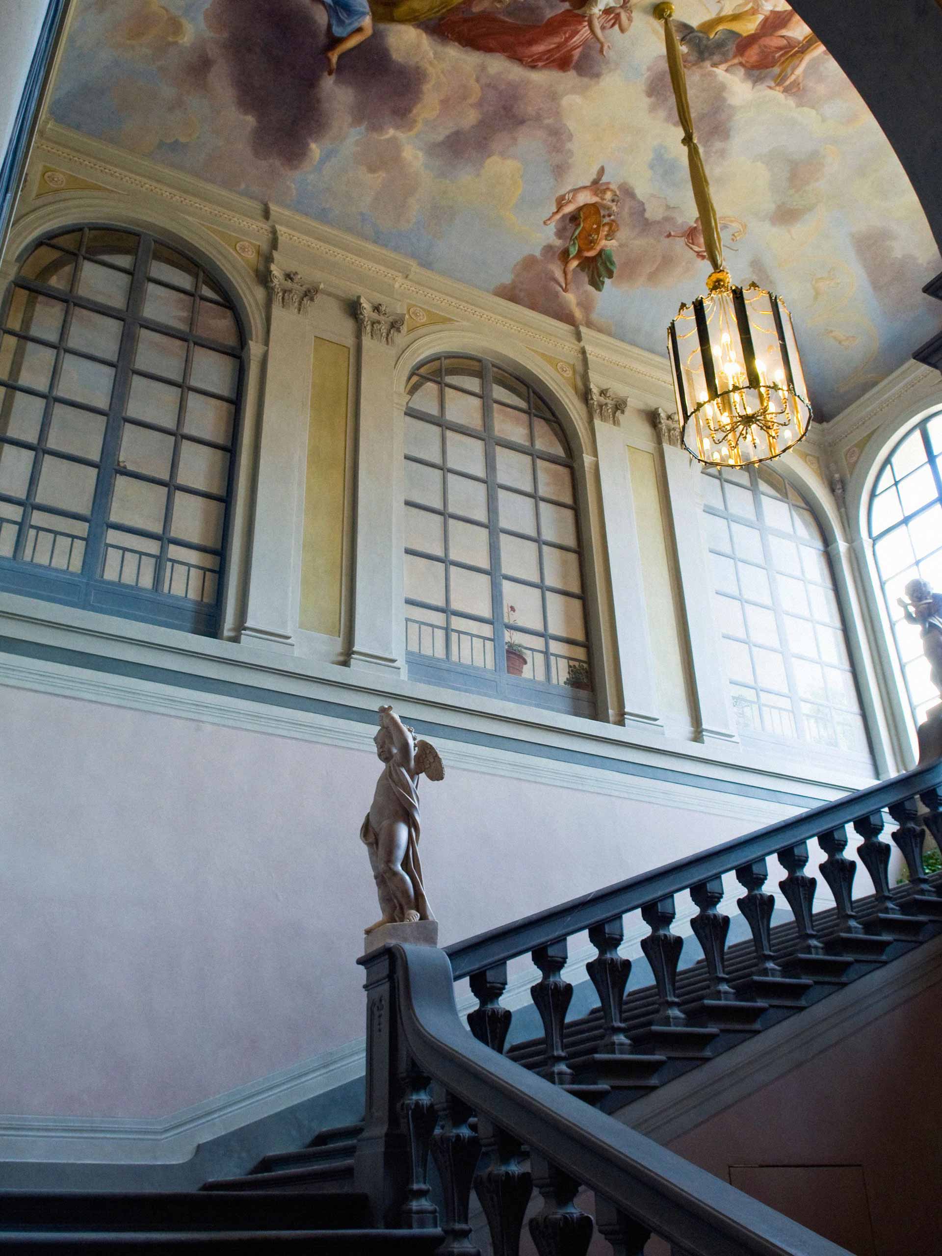visit-strozzi-staircase-alamy Image: Palazzo Strozzi/Domenico Tondini via Alamy Stock Photo