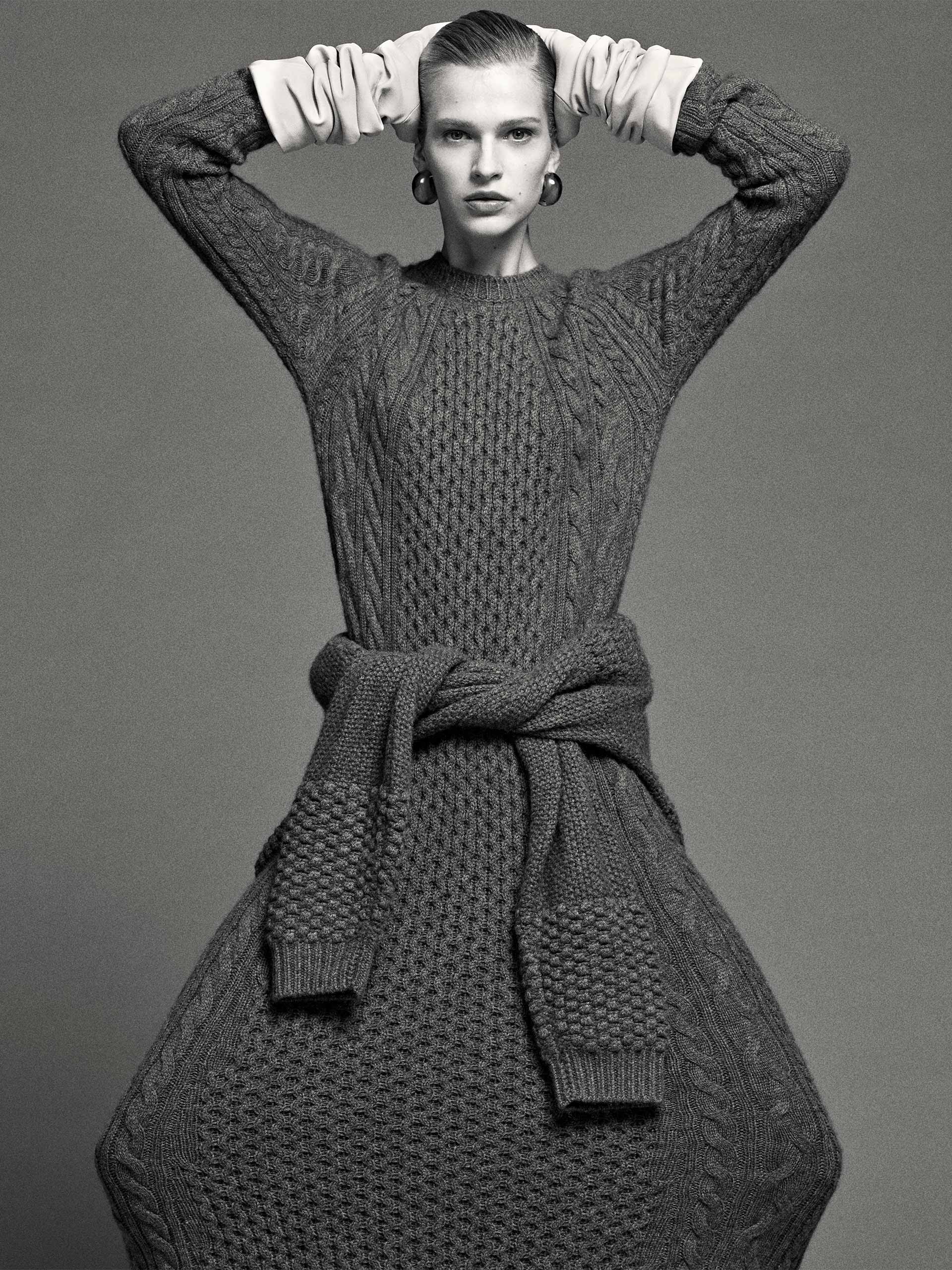 nap-winter-essentials-holding-3