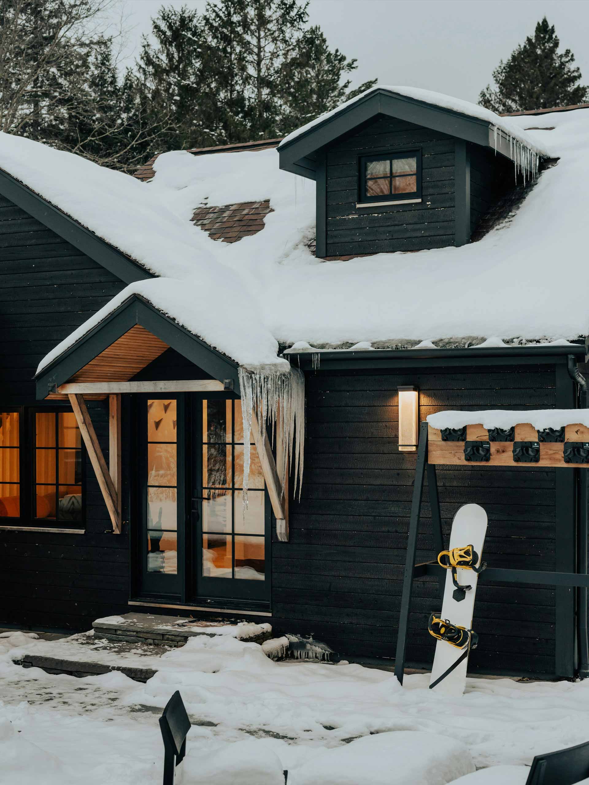 chalet-chic-interiors-holding-clay-banks-unsplash Image: Clay Banks via Unsplash