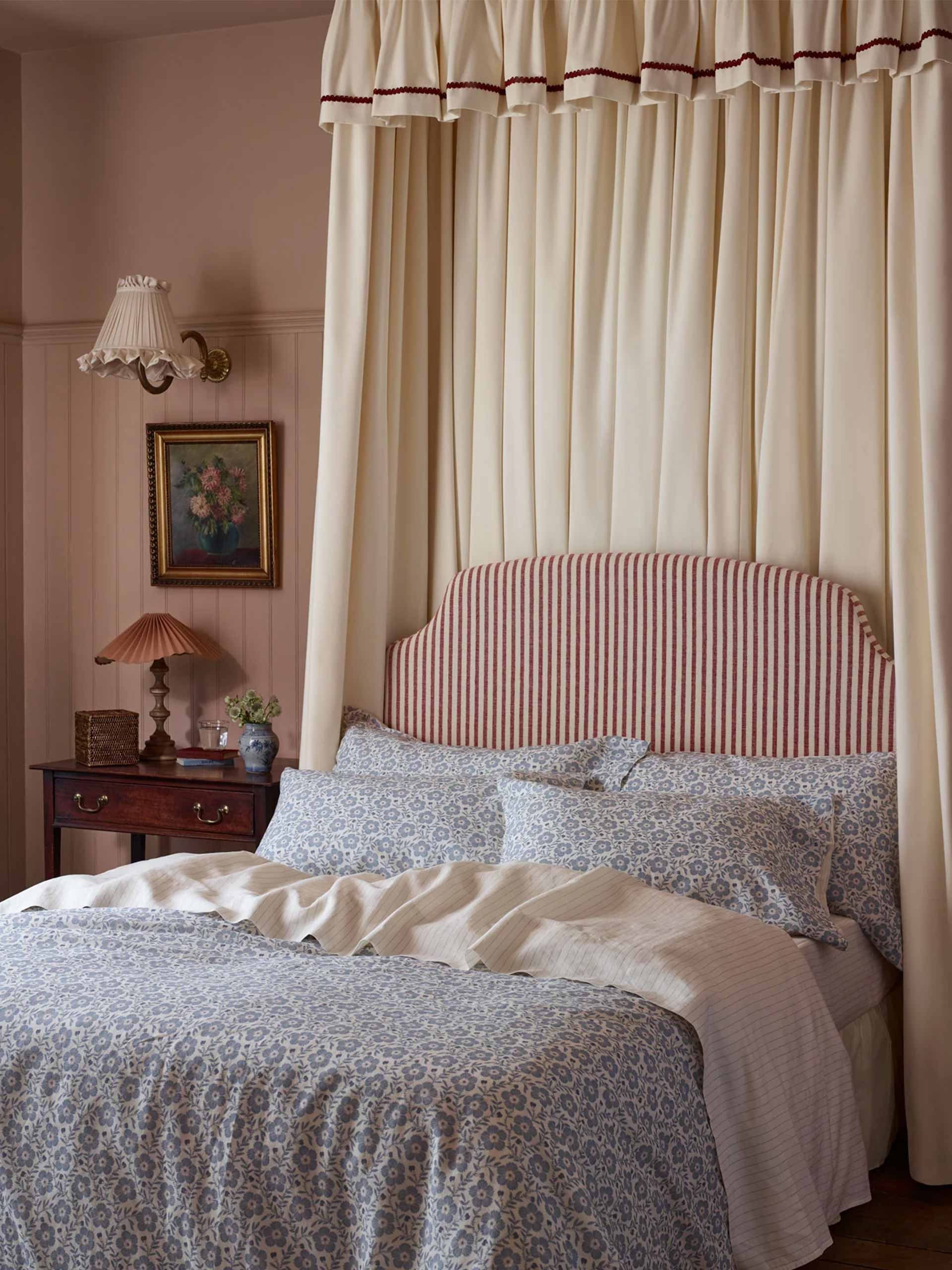 bedroom-holding-piglet-in-bed