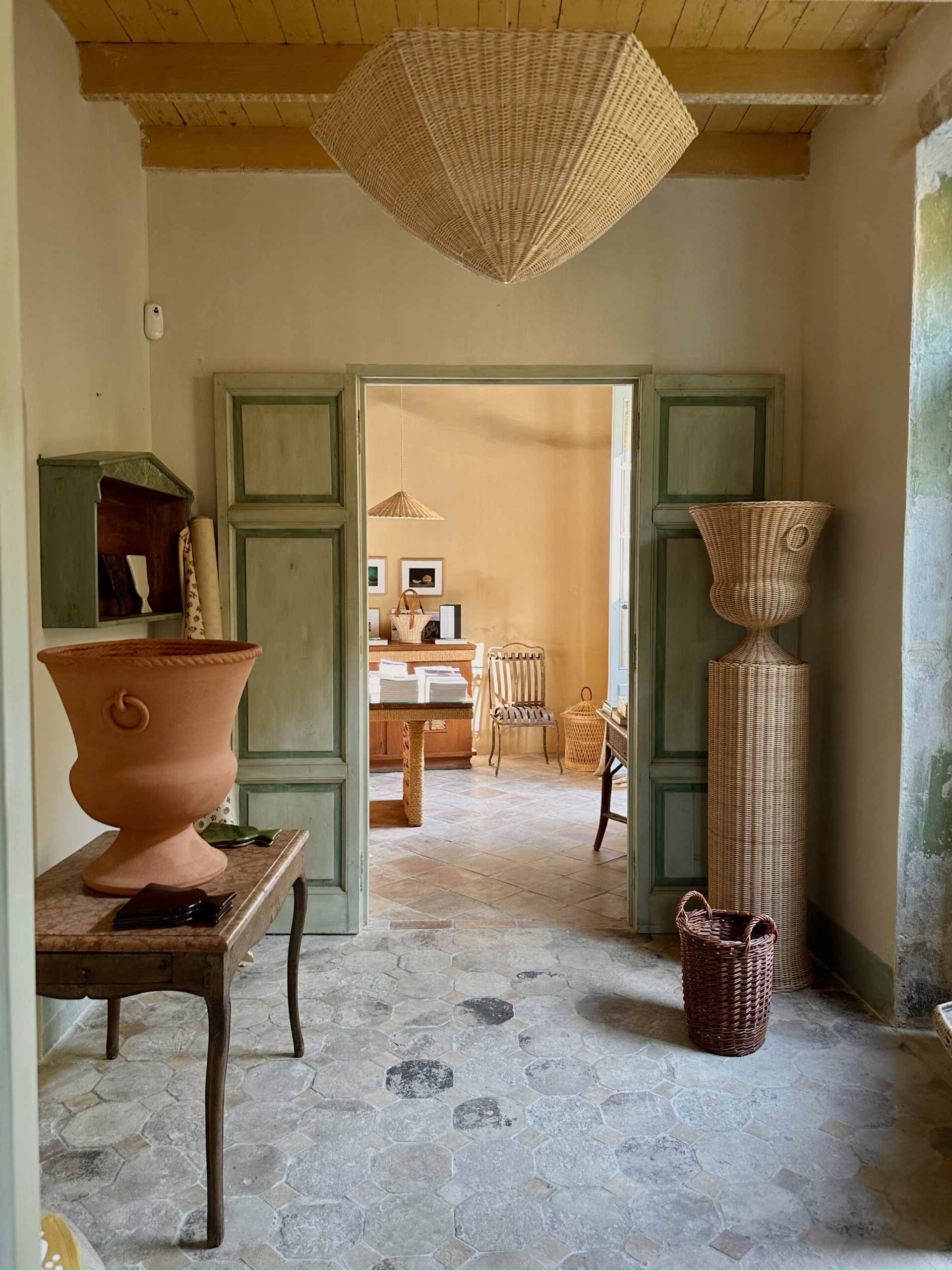 arles-holding-atelier-vime Image: Atelier Vime